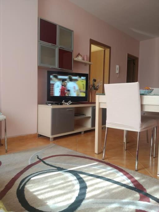 Summer By Seaside For Rent